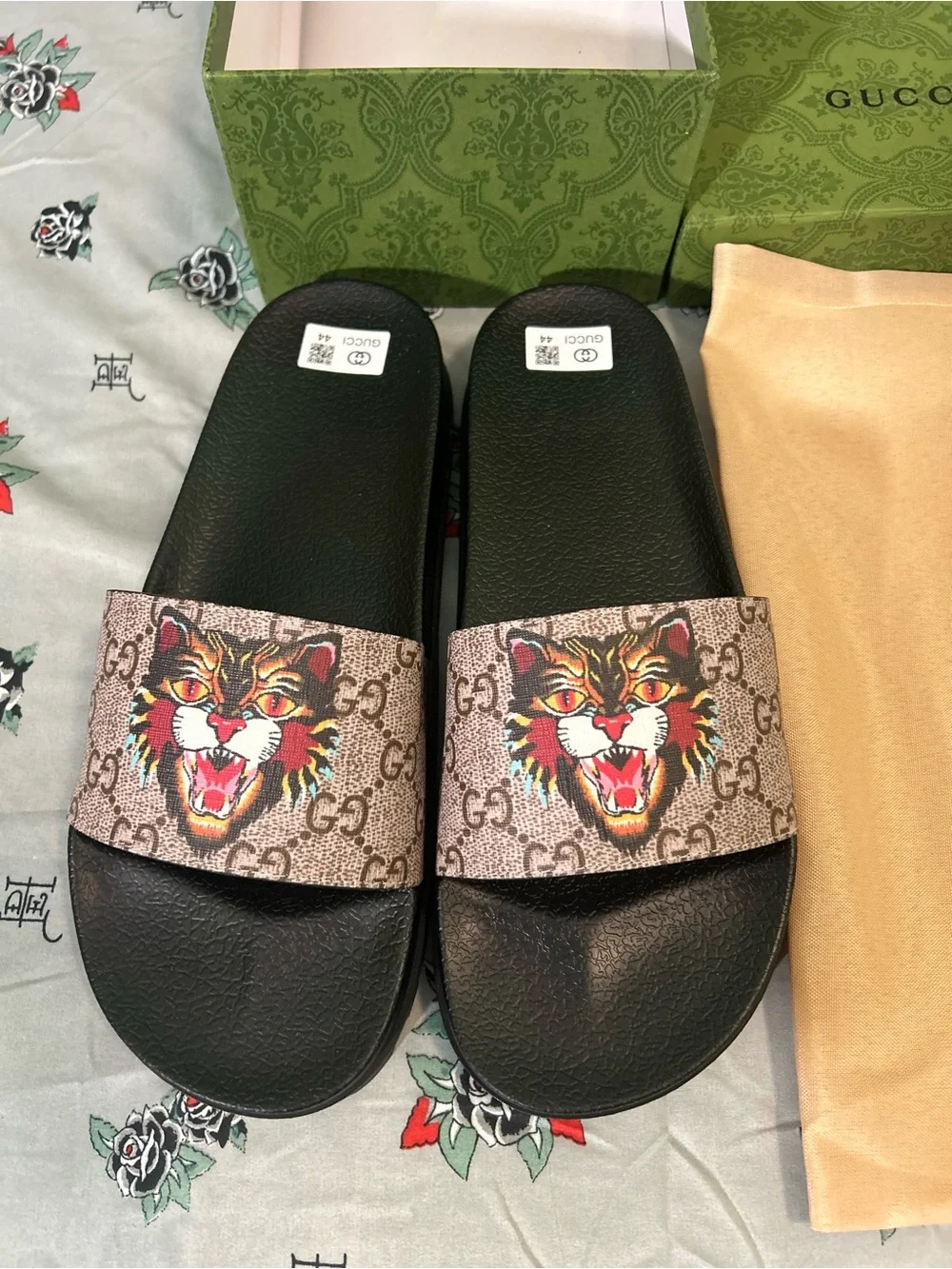 Gucci Men's Black Slides with Beige GG Tiger Strap
